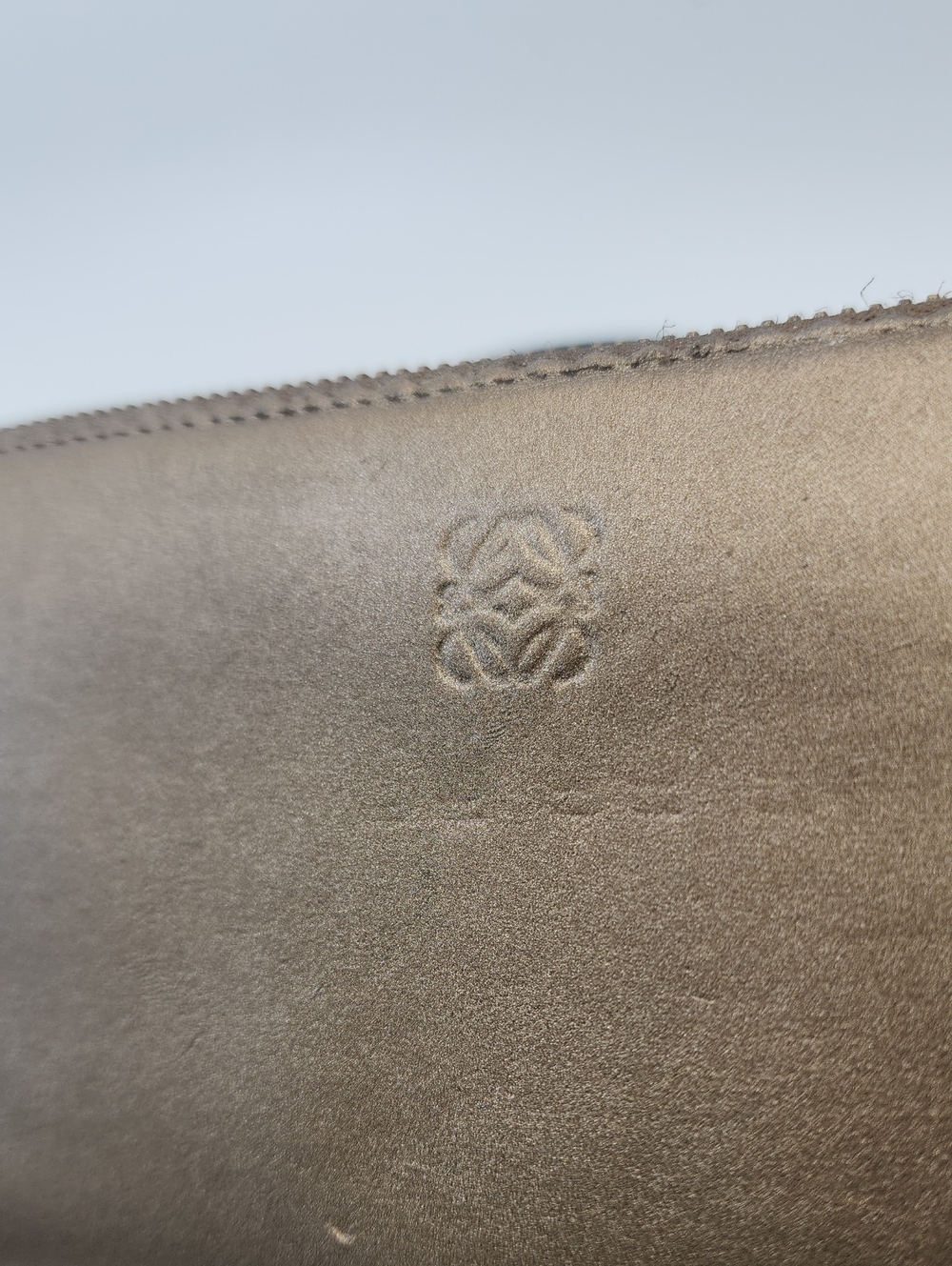 LOEWE Anagram Continental Long Zip Around Wallet Metallic Bronze Gold Leather - Picture 5 of 16